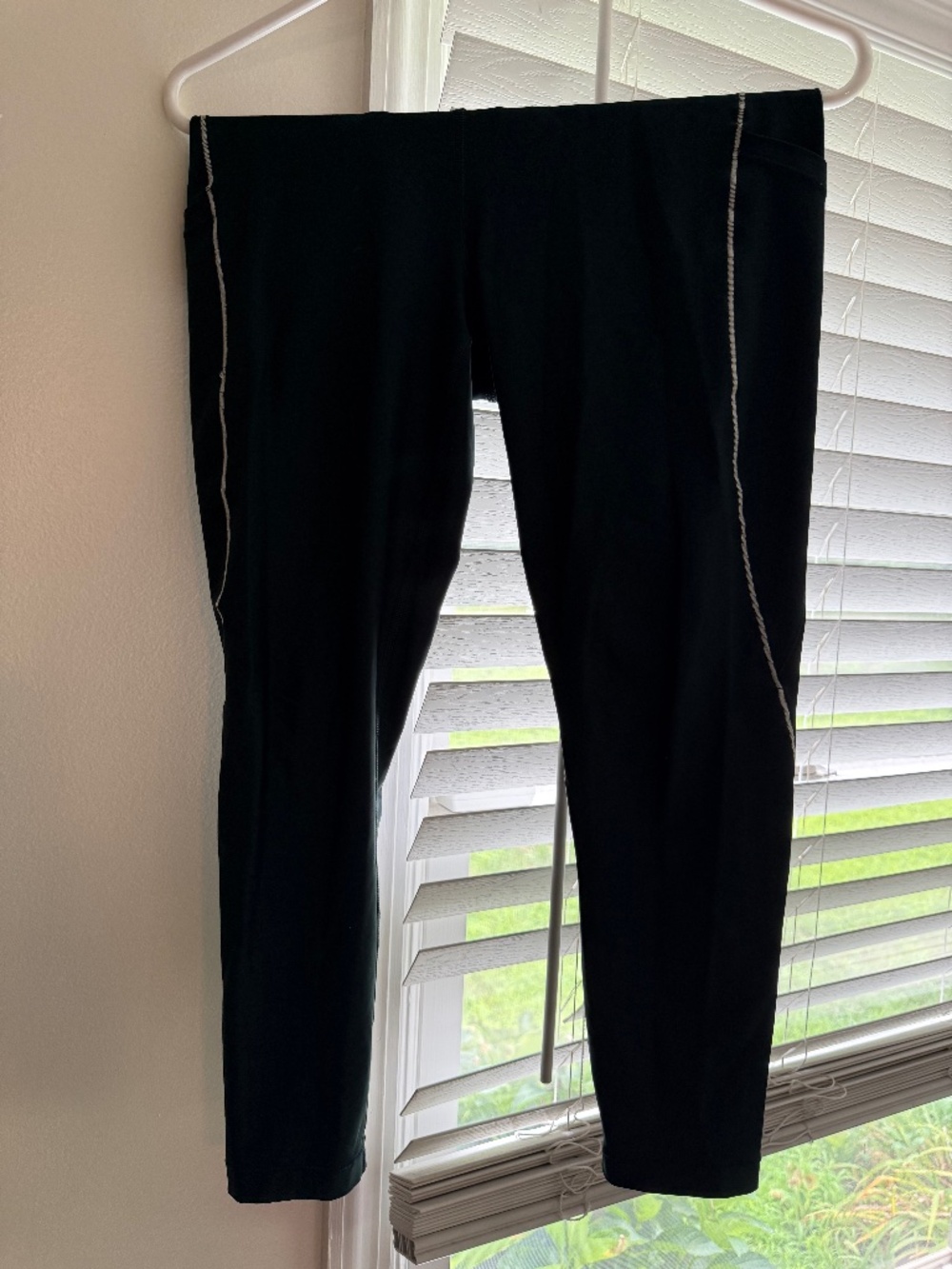 Athleta Interval Stash High Rise 7/8 Legging
